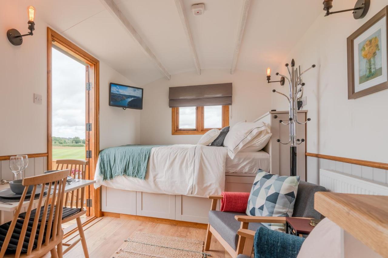 Outbak Shepherds Hut Cheltenham Eksteriør bilde